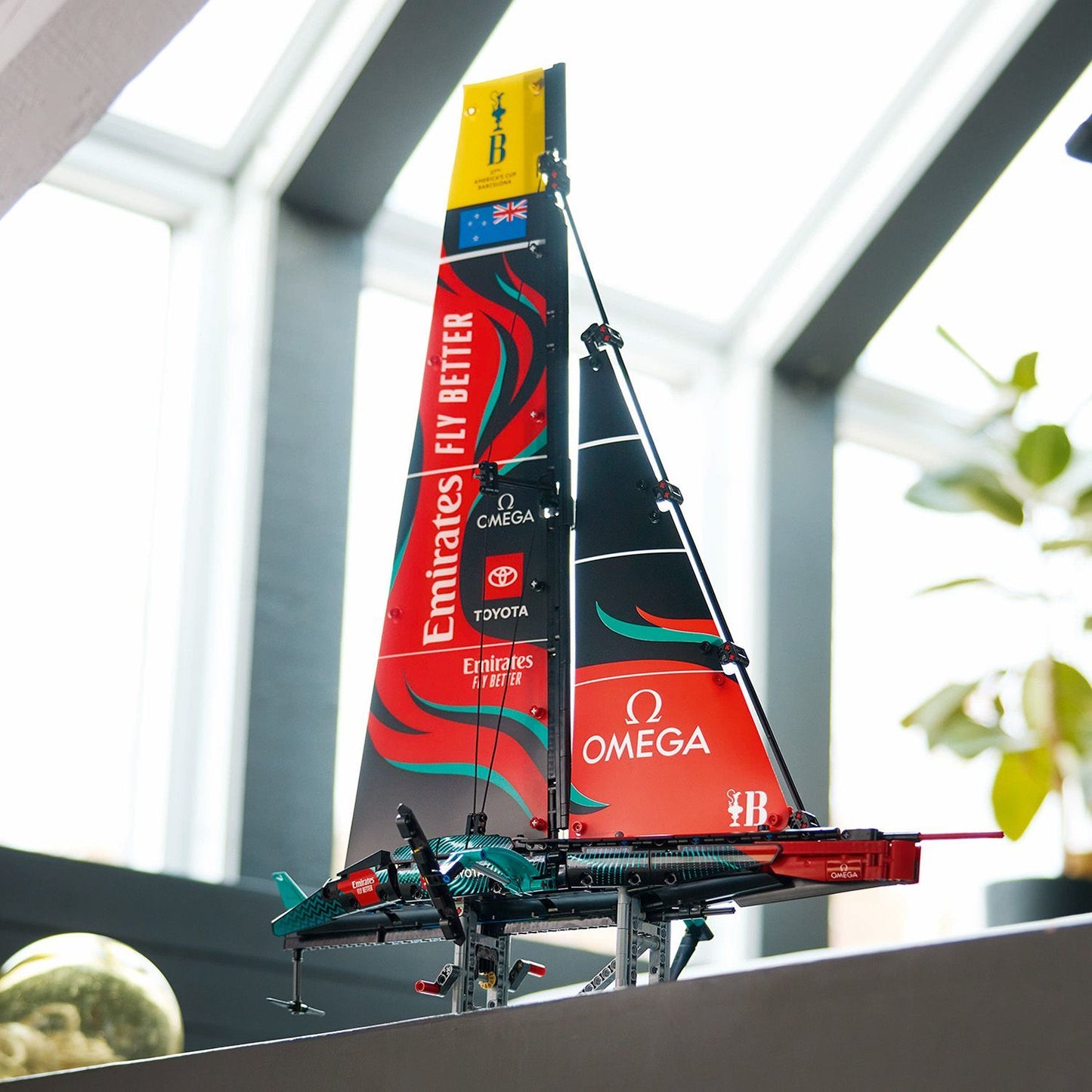 LEGO® Technic Emirates Team New Zealand AC75 Yat 42174