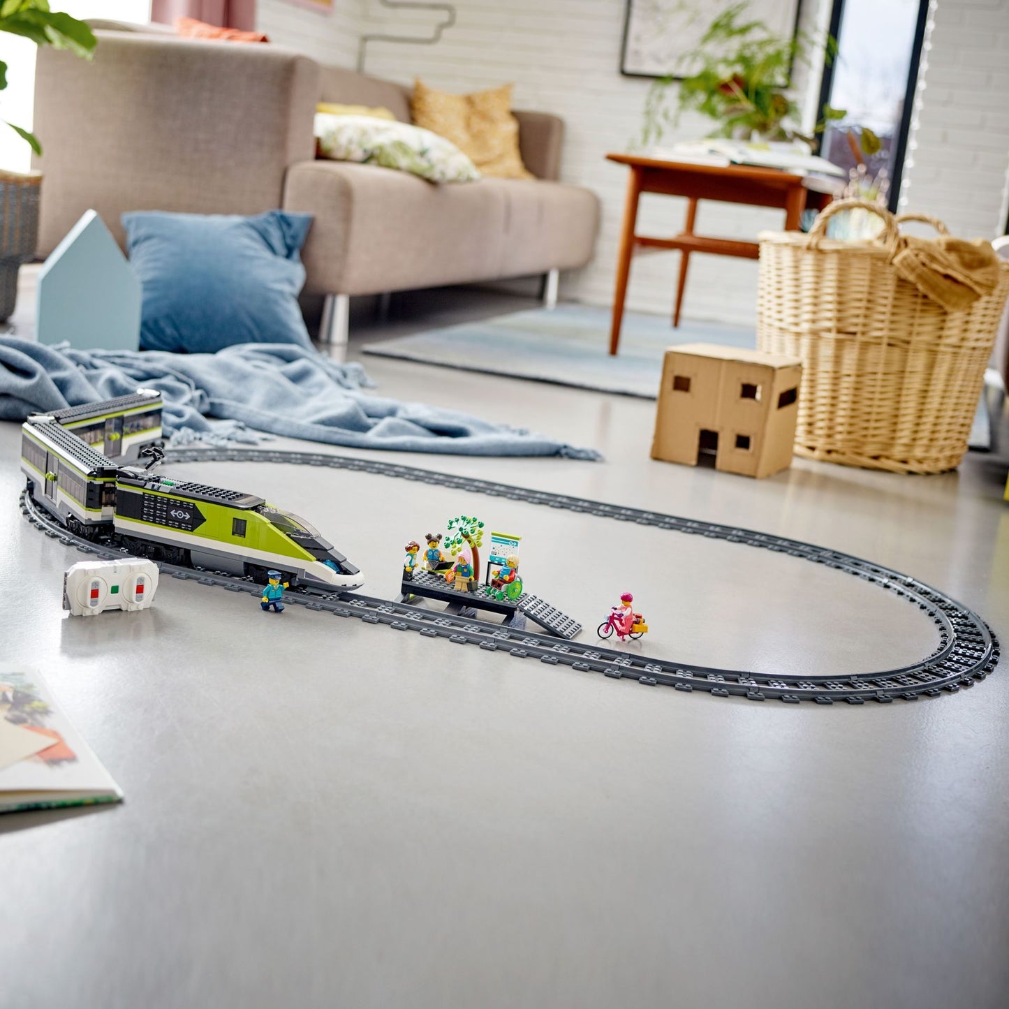 LEGO® City Ekspres Yolcu Treni 60337 - Oyuncak Tren Yapım Seti (764 Parça)
