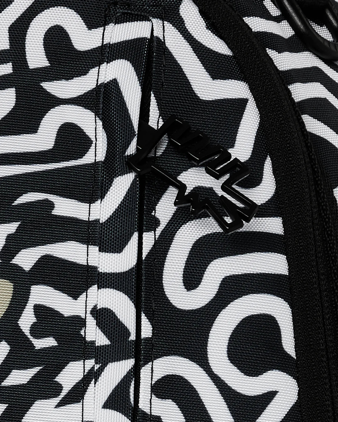 Sprayground - KEITH HARING SKATER SHARK DLXSR Sırt Çantası