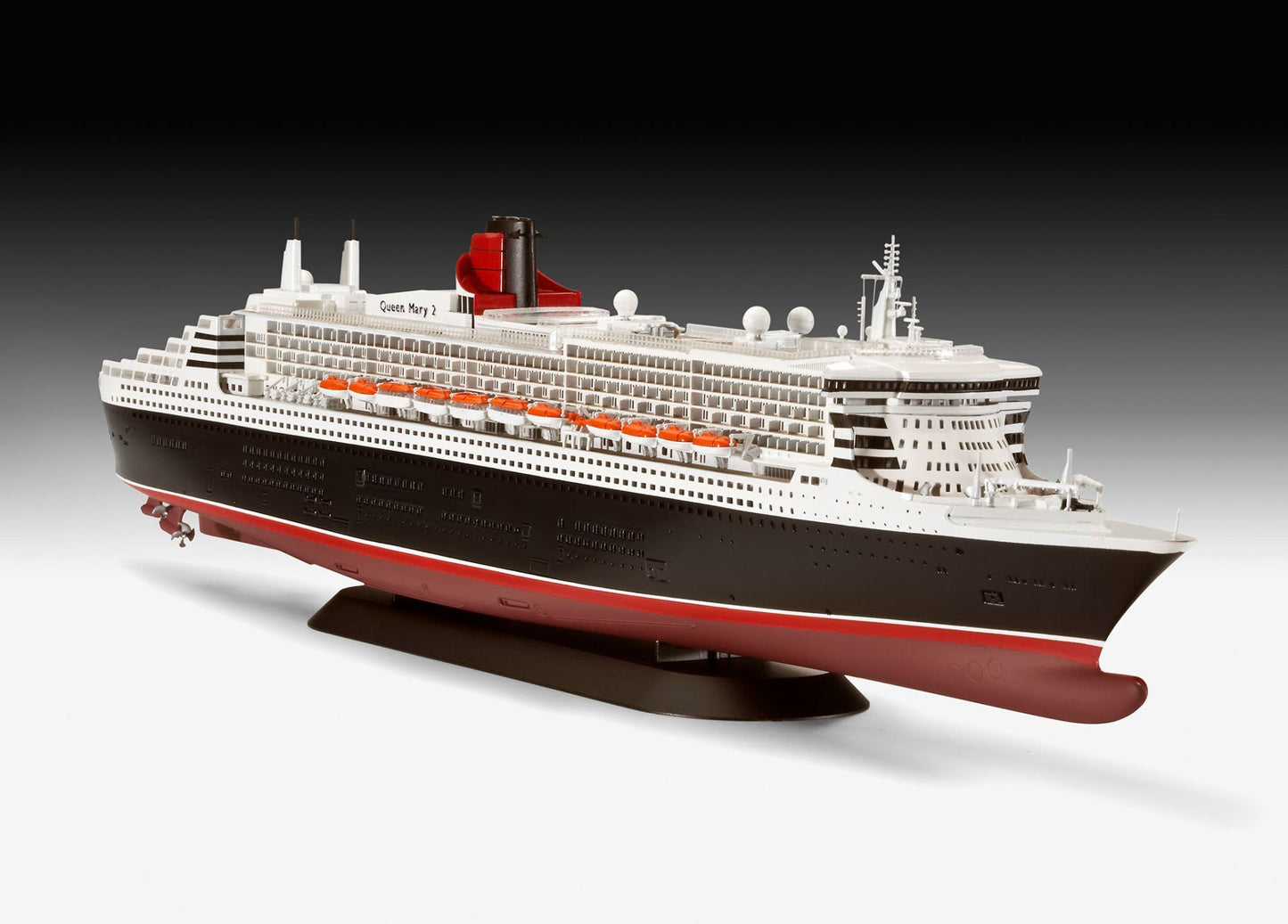 Revell Ocean Liner Queen Mary 2