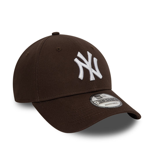 New Era Şapka - New York Yankees League Essential Dark Brown 9FORTY Ayarlanabilir Şapka